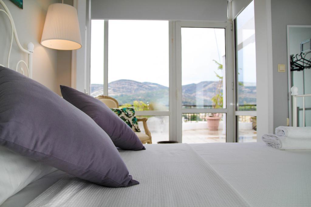Port View Suites Кавала Екстериор снимка
